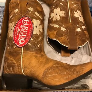 *** TRADED*** @rockcandy4u  Authentic LAREDO SOLD TRADED